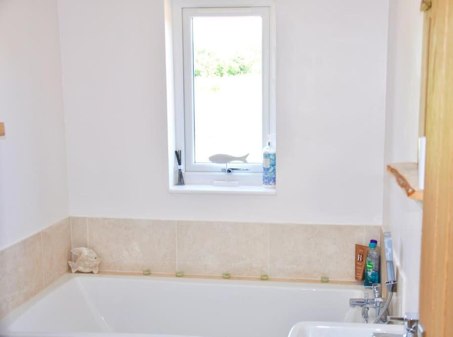 Stunning Annexe 1 Luxury Bedroom, Eating Area & Bathroom Only! Труро Екстериор снимка